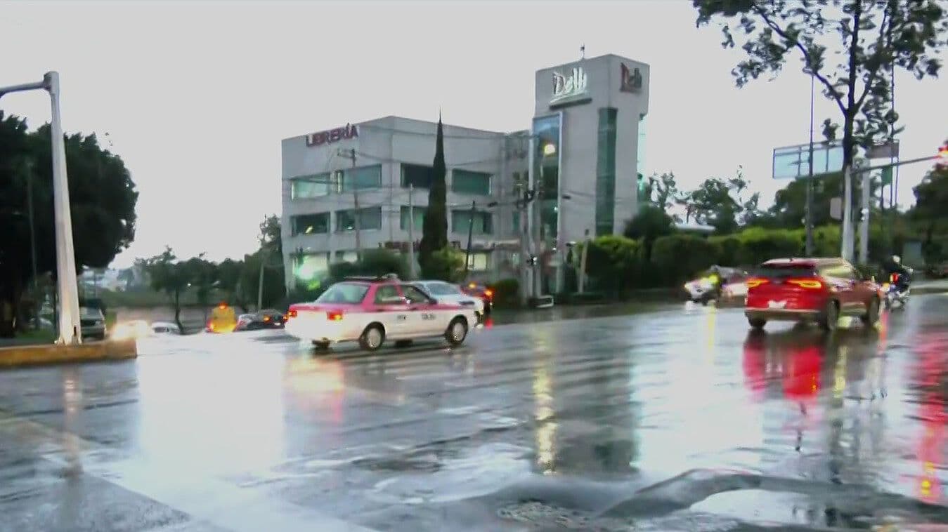 Llovizna en Álvaro Obregón Provoca Retrasos Viales en San Antonio y Río Becerra, CDMX