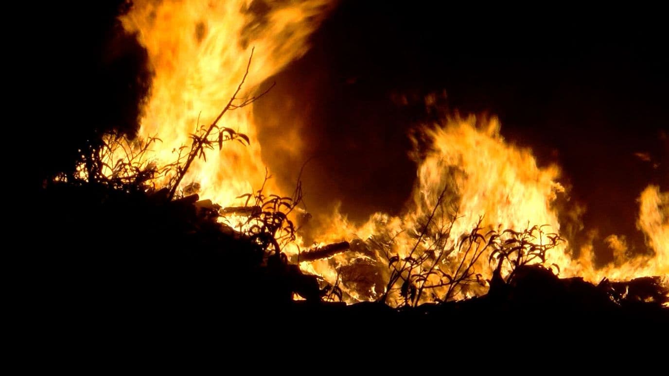Riesgo de Incendio Amenaza a Vecinos de Urbi Quinta del Cedro en Tijuana, BC