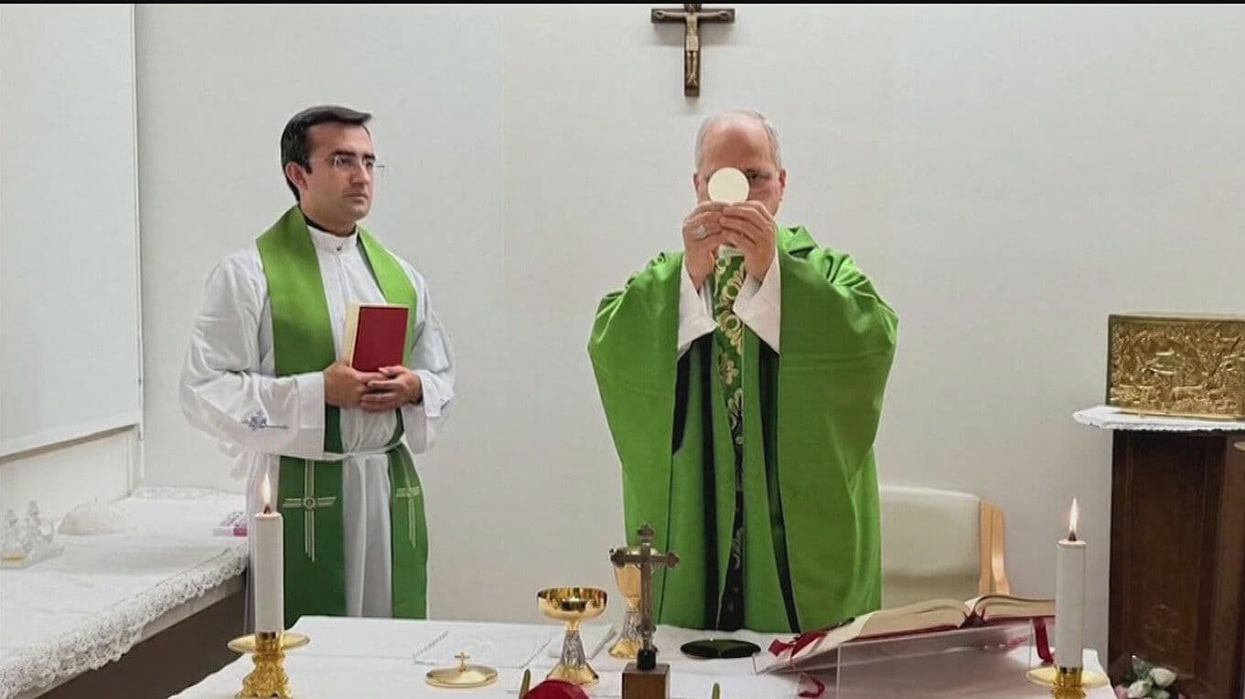 Primeras Imágenes del Papa León XIV: Así Luce Tras su Cirugía