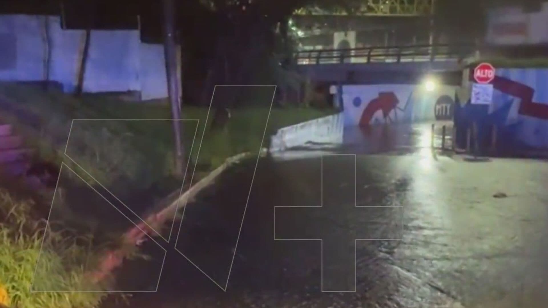 Cerrado Retorno de Sur a Norte en Av. Garza Sada y Lazaro Cardenas