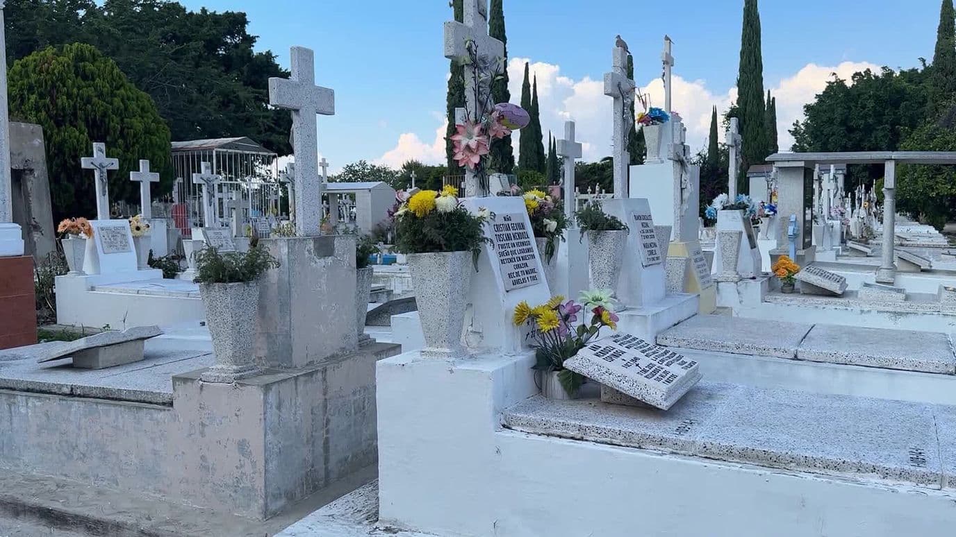 En Aparente Olvido, el Panteón Guadalajara, Jalisco
