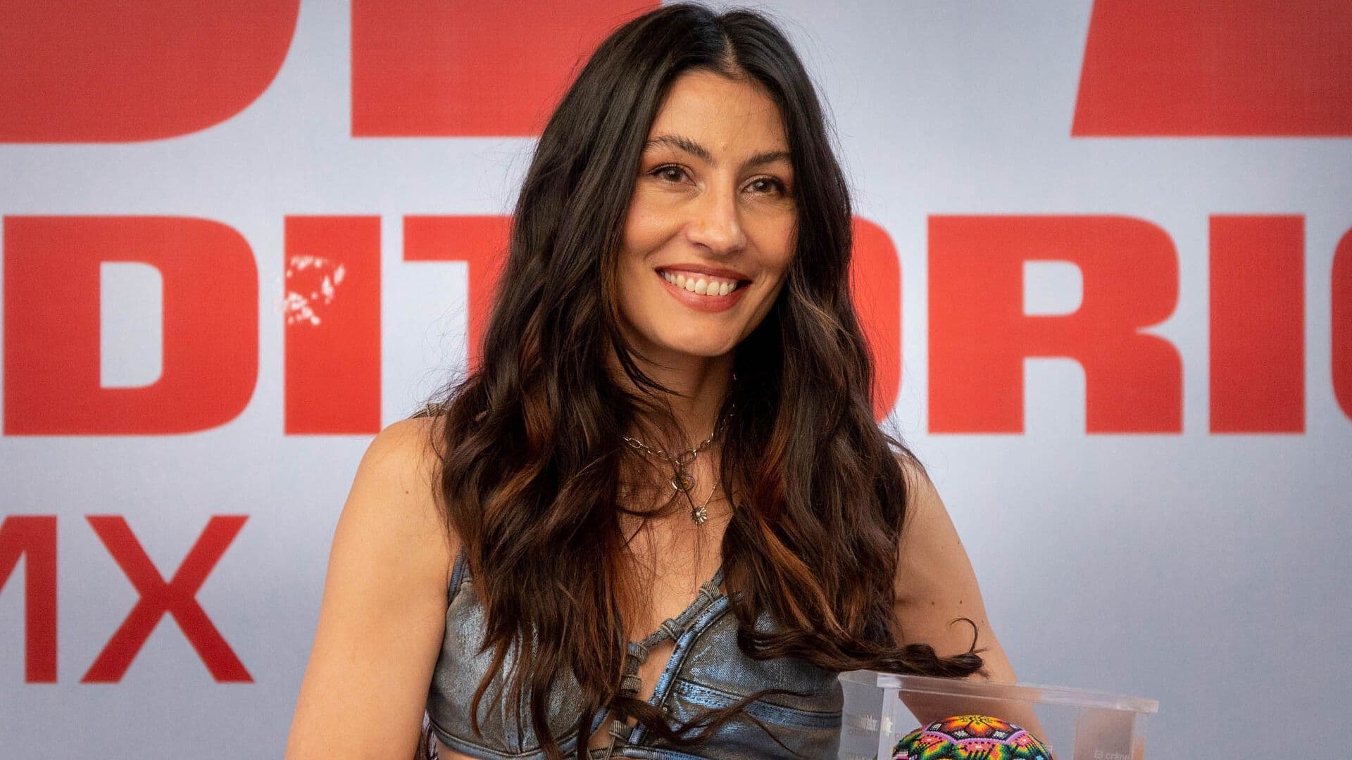 Daniela Spalla y Los Ángeles Azules Lanzan 'Lejos de la Ciudad' al Ritmo de Cumbia