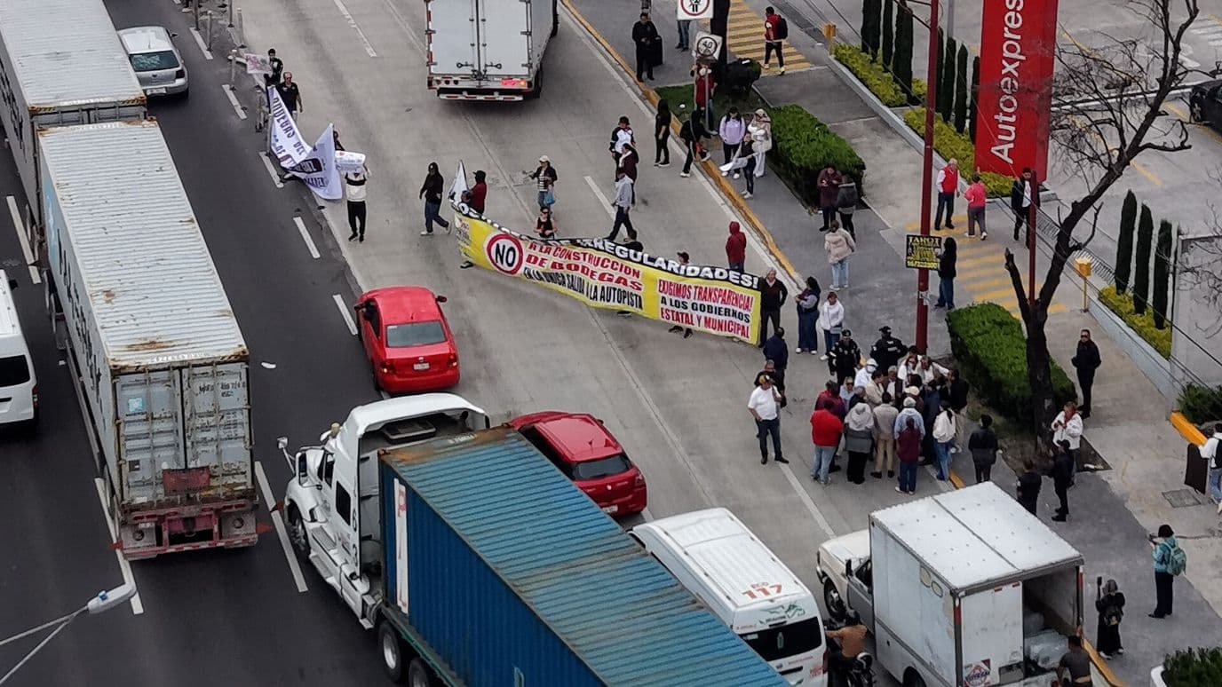 Manifestación Contra Construcción de Bodegas Cierra Periférico Norte