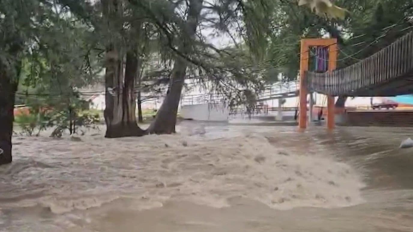 Crece Cauce en el Río La Silla en Parque Tolteca en Guadalupe, NL