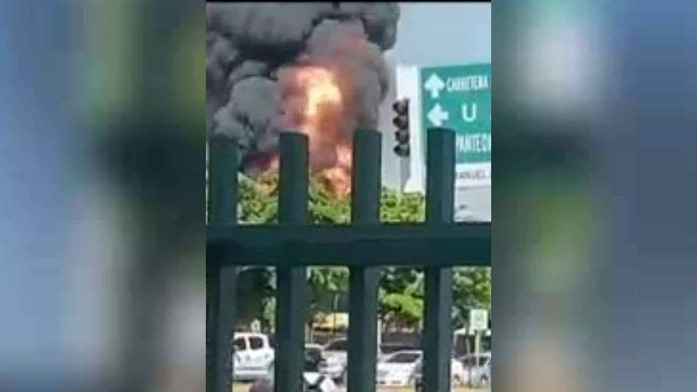 Se Incendia Bodega en los Mochis, Sinaloa: Hay una Gran Columna de Humo