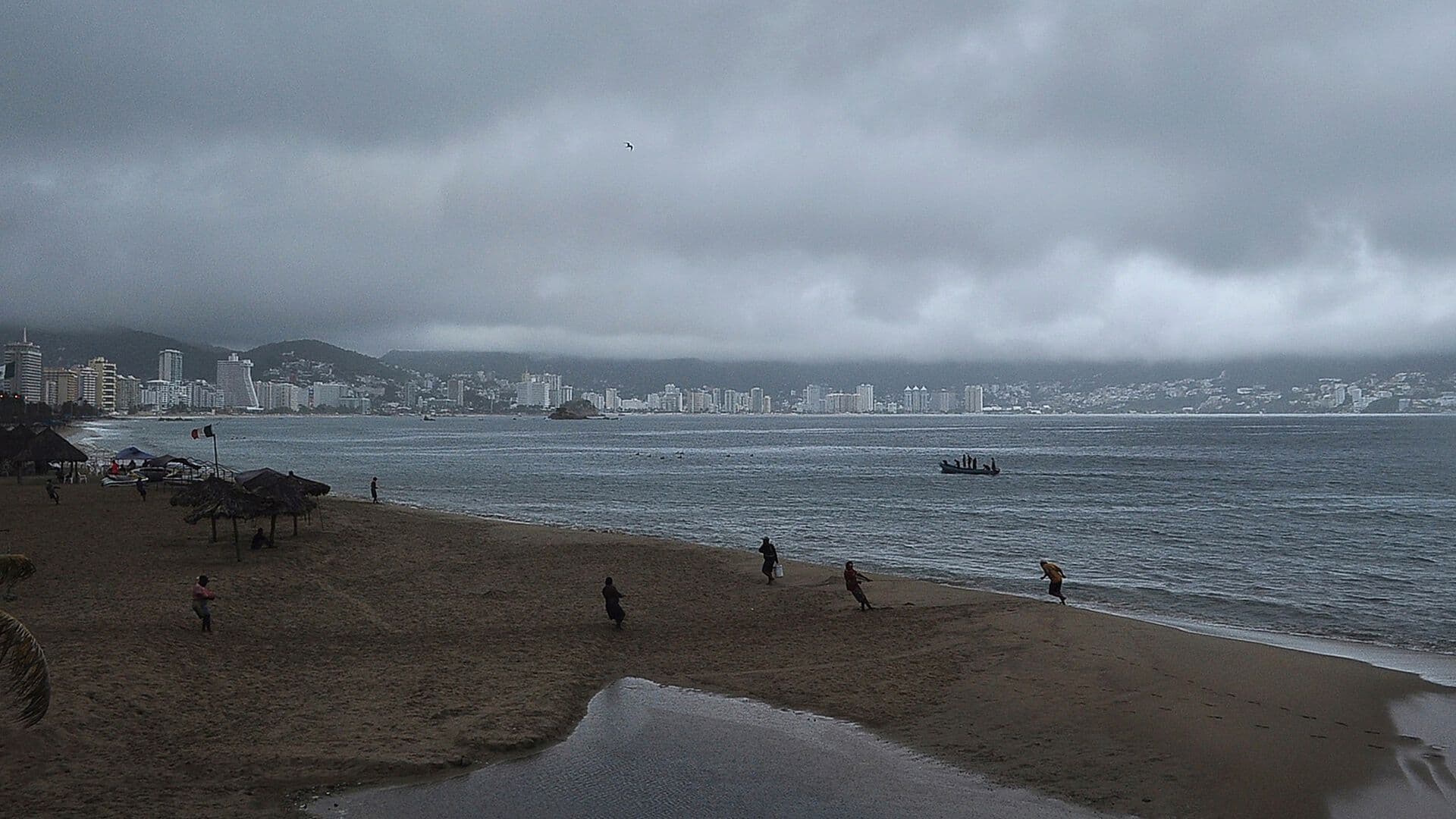 Pronostico de Lluvias y Bajas Temperaturas por Llegada de Trudy a Acapulco, Guerrero