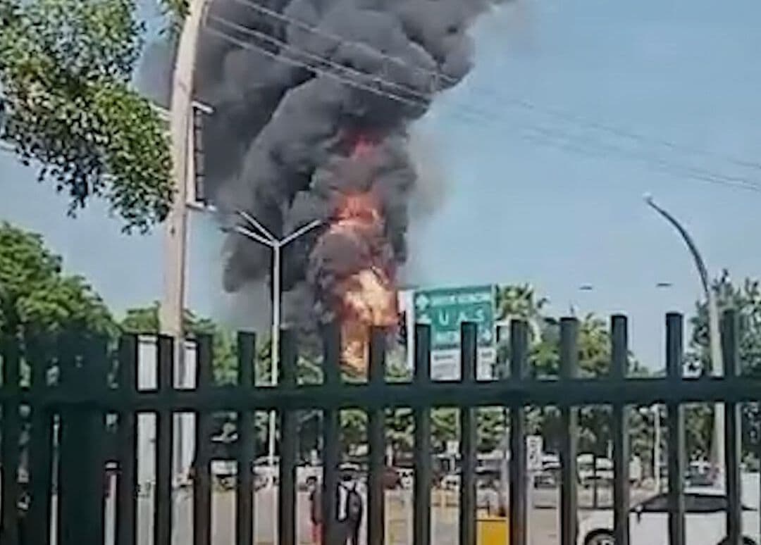 Varios Locales Comerciales de Sinaloa se Incendian