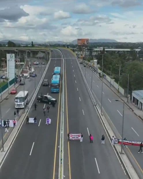 Bloquean Trabajadores IMSS la México-Pachuca por Segunda Ocasión