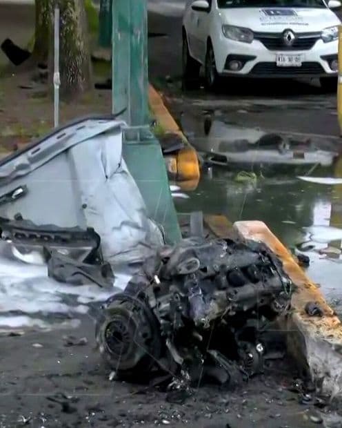Choque Entre Dos Camionetas Terminó con una Unidad Incendiada en Avenida Camarones, CDMX