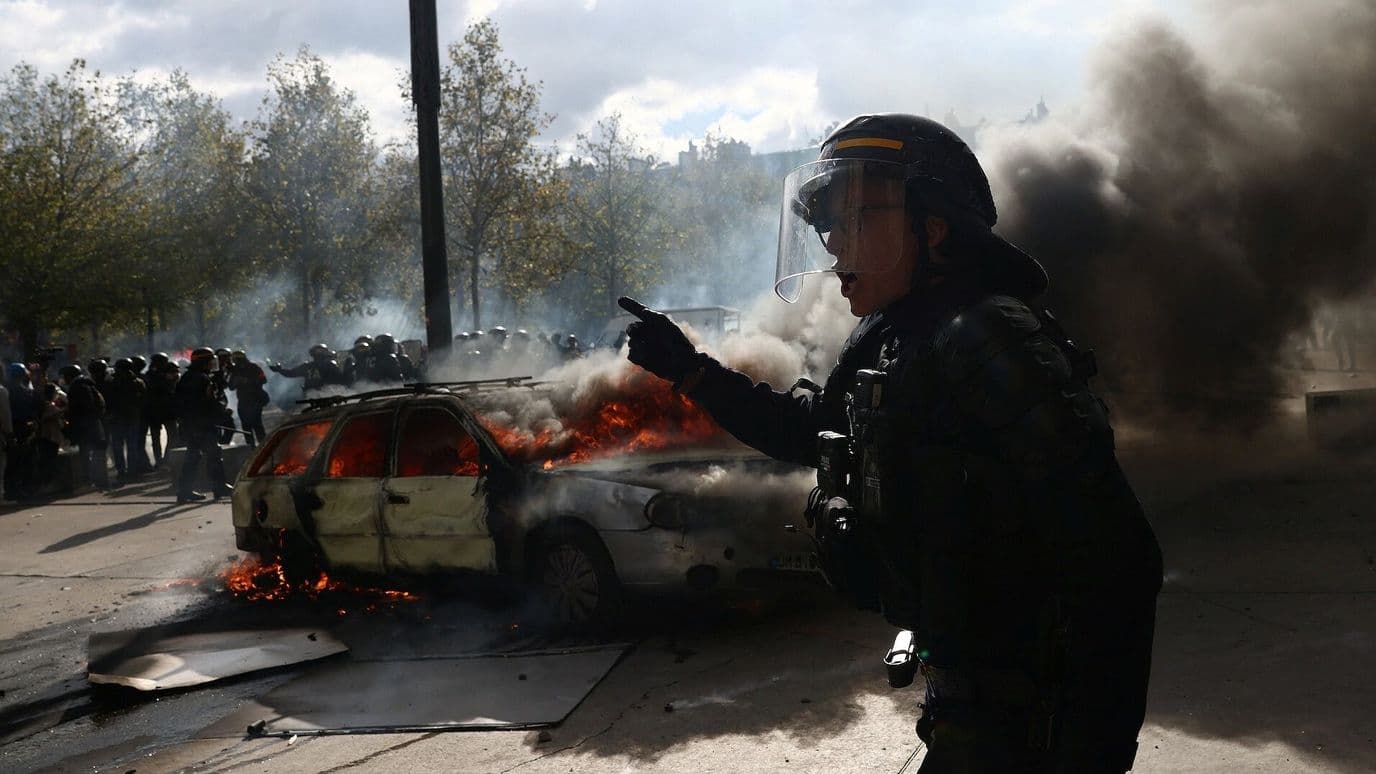 Protestas por el Costo de Vida Desatan Disturbios y Más de 100 Detenidos en Francia