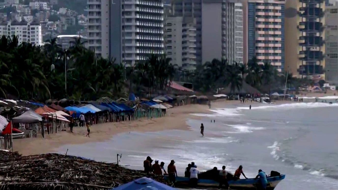 Acapulco Regresa Poco a Poco a la Normalidad Tras el Paso del Huracán Trudy