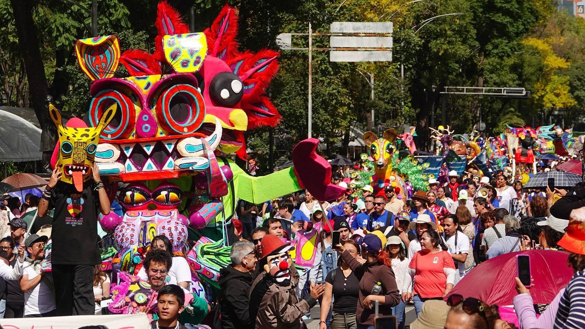 Alebrijes Monumentales Llenan de Color las Calles de la Ciudad de México