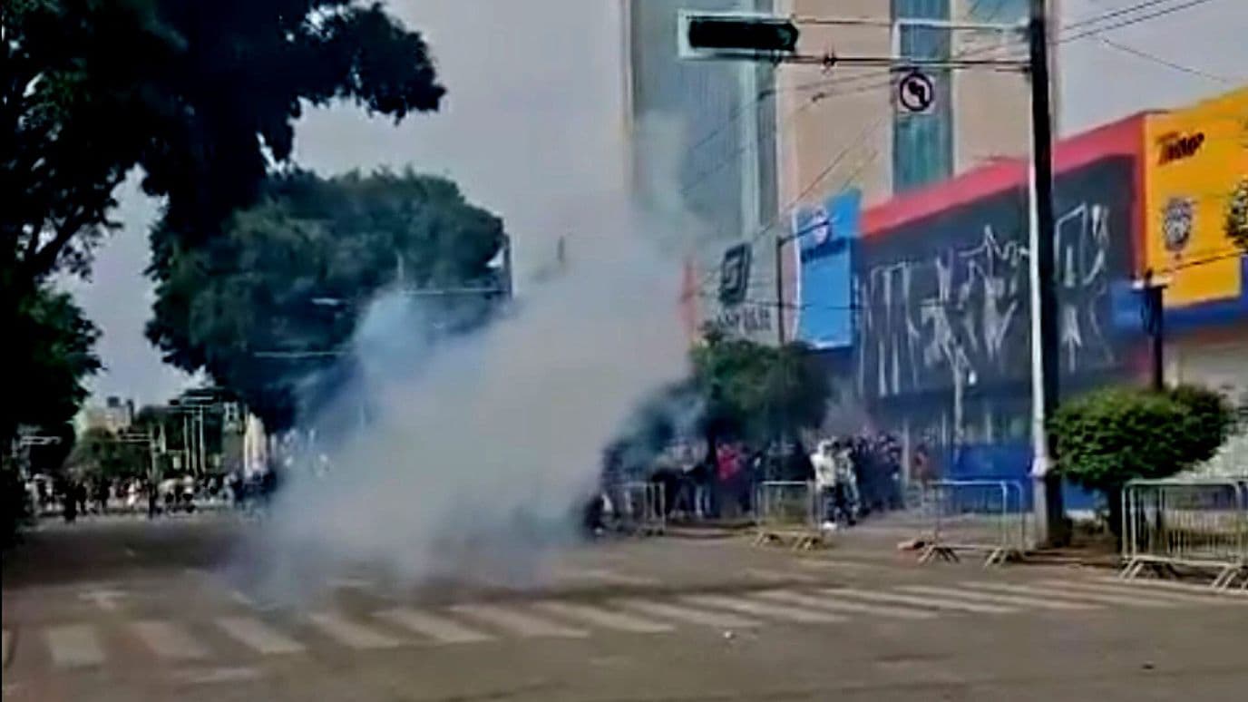 Marcha por el Agua Avanza Pacífica, pero Registra Actos Vandálicos en Guadalajara