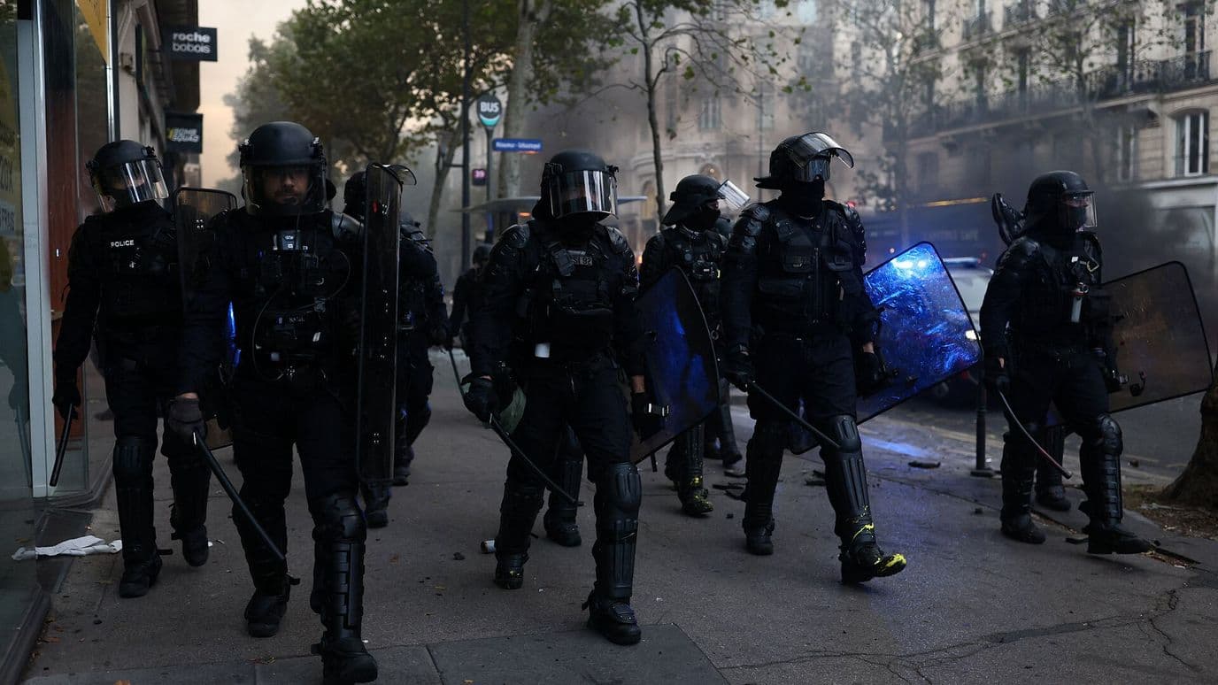 Saqueos y Choques con la Policía en París