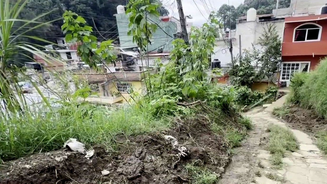 Deslaves Ponen en Riesgo a Decenas de Familias en Xalapa, Veracruz