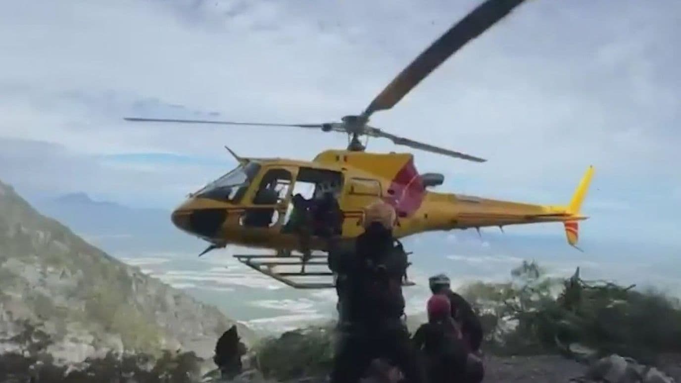 Rescatan a Hombre Vía Aérea Tras Sufrir Caída en Cerro de las Mitras