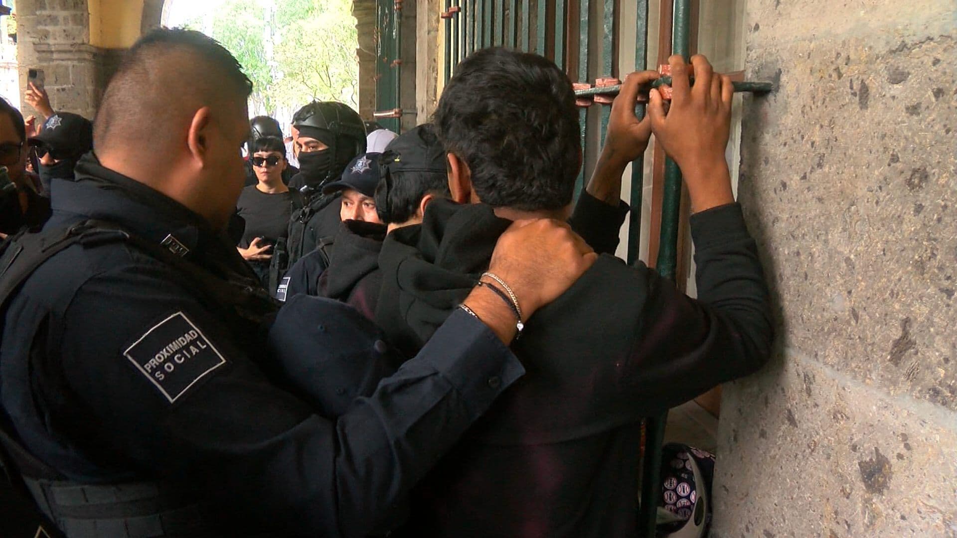 Diez Detenidos Tras Disturbios en Marcha por Agua Limpia en Guadalajara