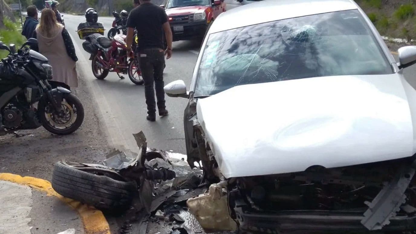 Choque Entre Una Motocicleta y Un Automóvil Causa el Cierre de la Carretera Paseo del Congreso en Guanajuato