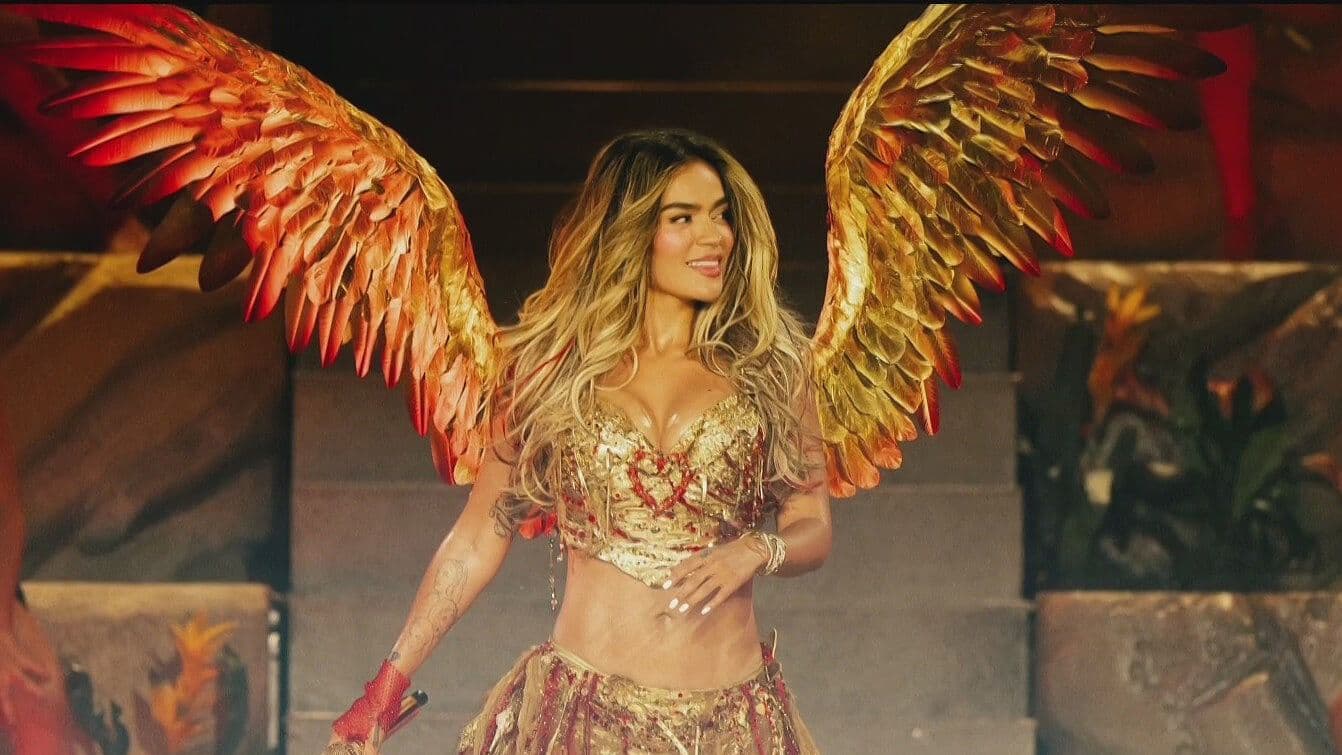 “Un Año Después, Mis Alas Son Más Grandes”: Karol G Sorprende con Espectacular Look