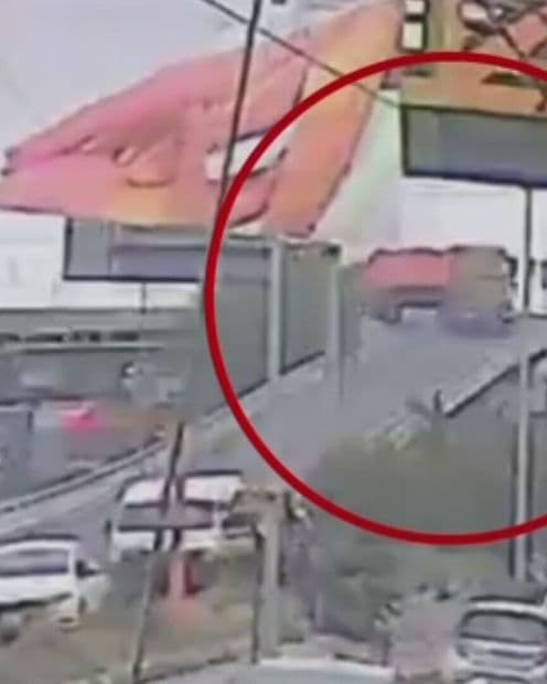Video | Momento Exacto de la Volcadura de Tráiler en la México-Pachuca