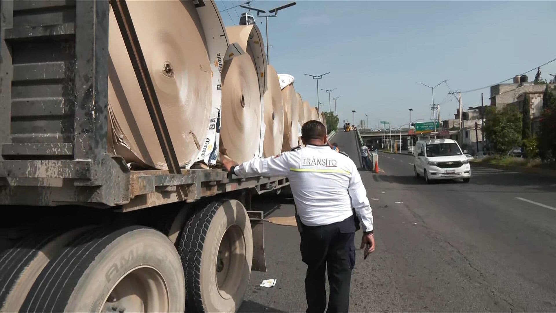 A Cinco Horas del Accidente de Tráiler en la México-Pachuca Siguen los Cierres