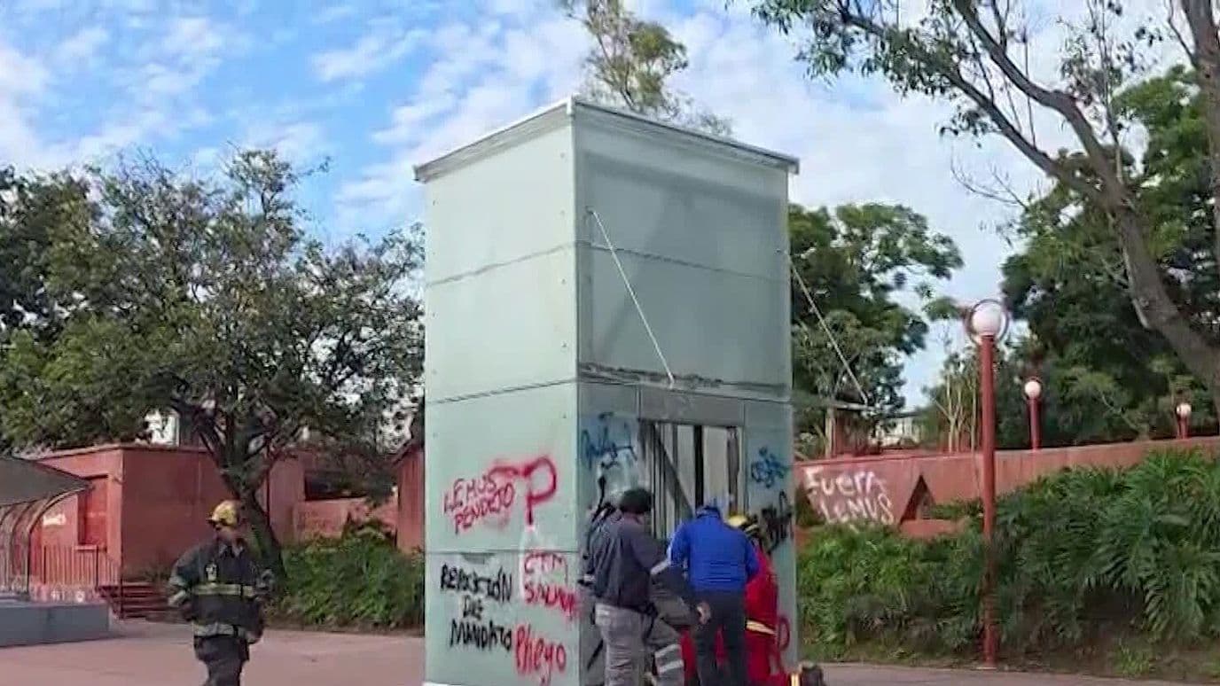 Rescatan a 4 Mujeres Atrapadas en un Elevador de la Línea 1 de MiTren en Guadalajara