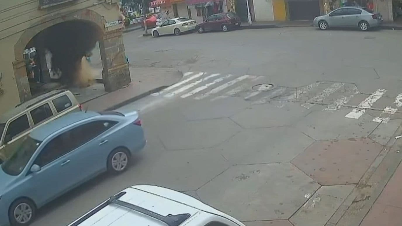 Video | Momento Exacto del Colapso de los Portales en el Centro de Ixtlahuacán