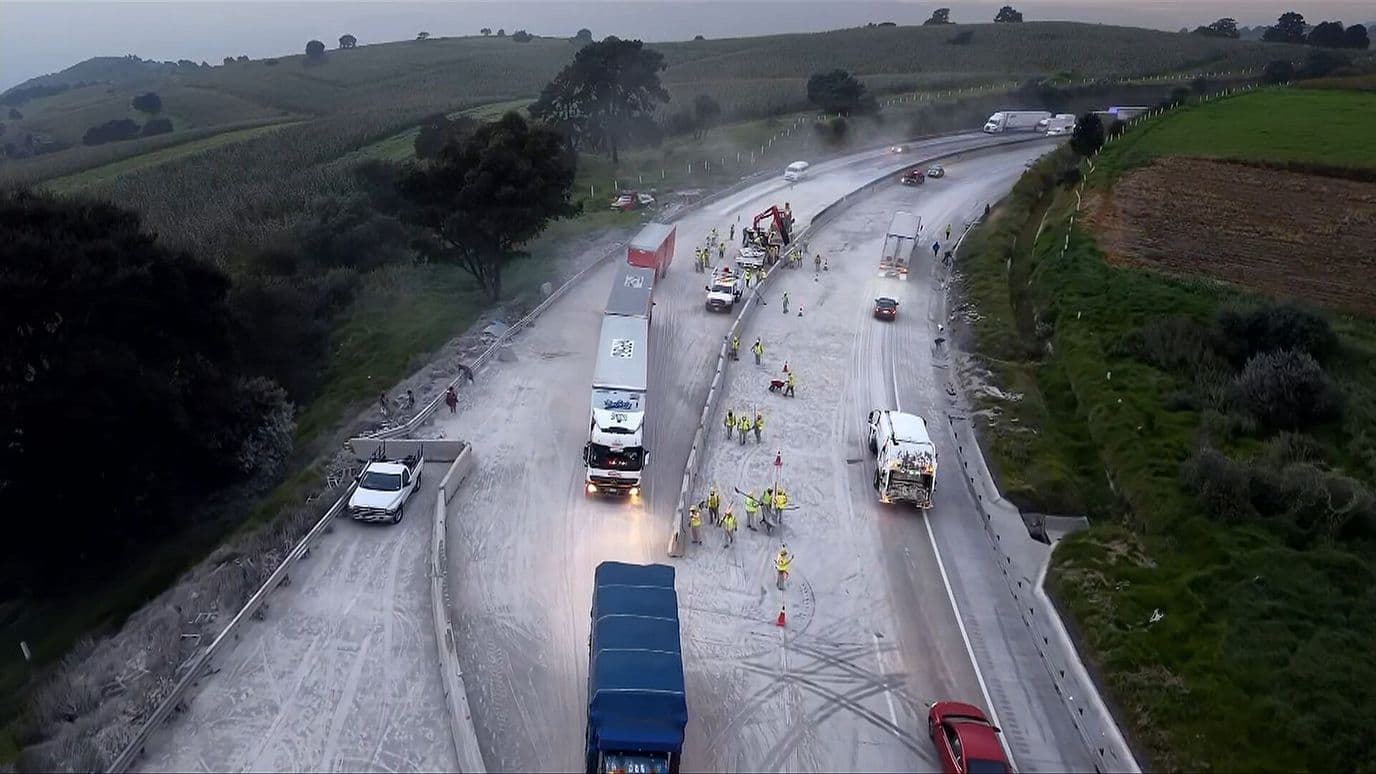 Desde el Aire: Así Quedó la México-Puebla Tras Volcadura de Tráiler que Dejó Dos Muertos