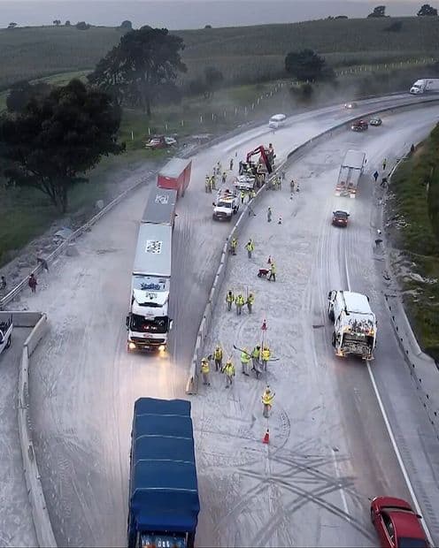 Desde el Aire: Así Quedó la México-Puebla Tras Volcadura de Tráiler que Dejó Dos Muertos
