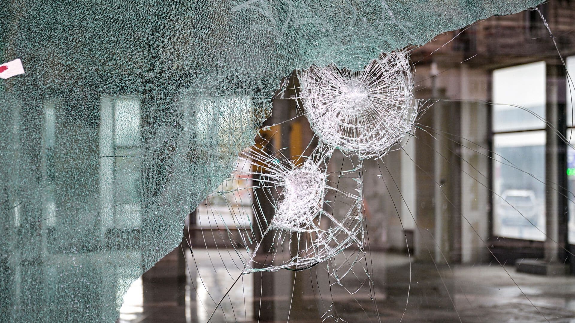 Protestas en Francia: El Pueblo Está Harto de la Incapacidad del Gobierno