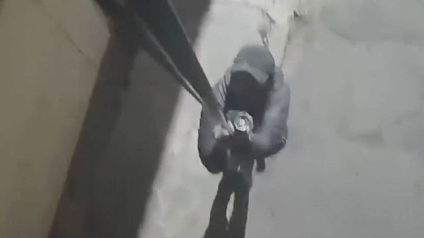 Video Ladrón Robo Cámara de Seguridad Circuito Infonavit Amalucan Puebla