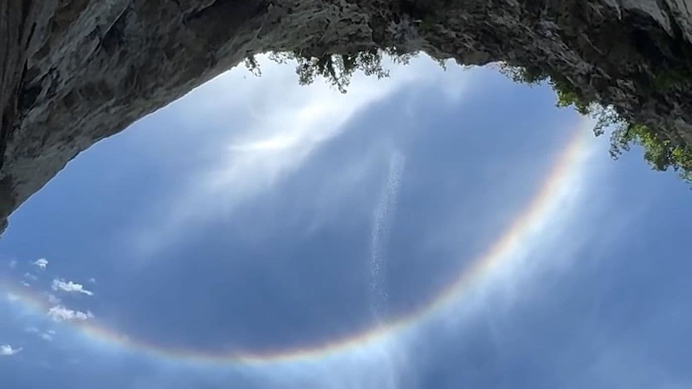 Captan Halo Arcoiris en Cascada