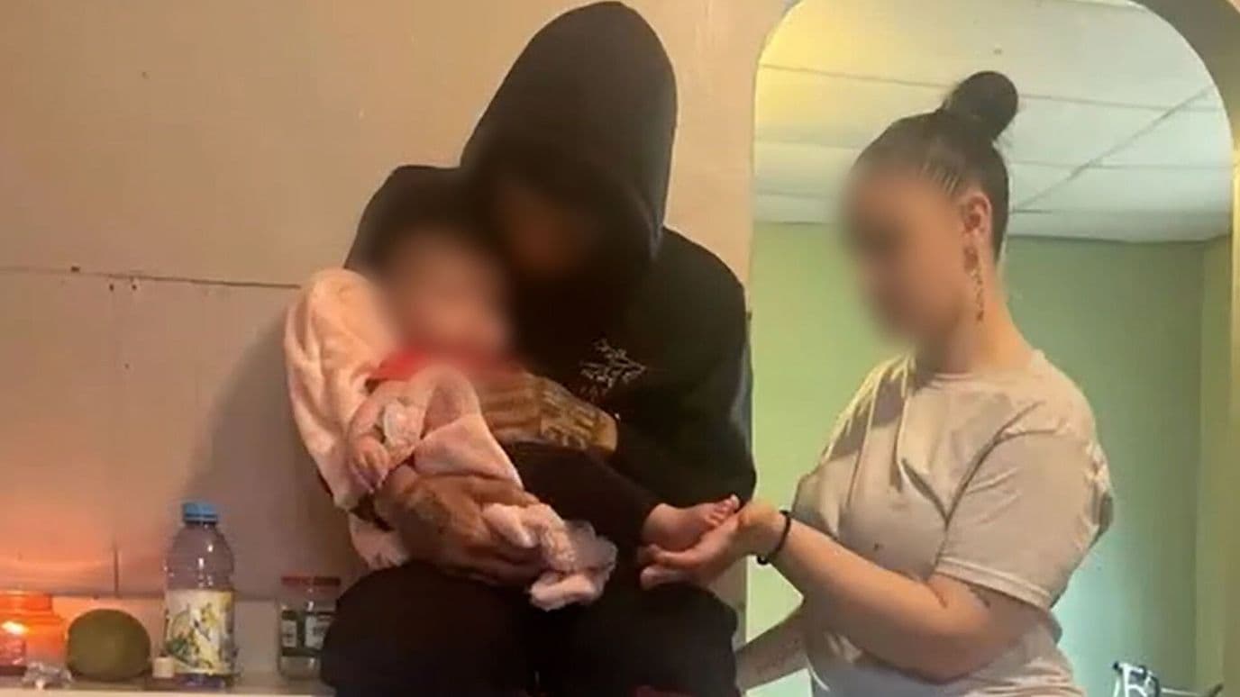Hombre Mata a Sus Hijos y Nietos