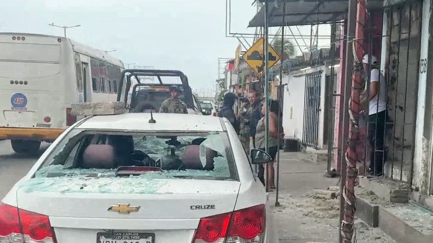 Movilización Policiaca por Disturbios en la Avenida Rafael Cuervo en Veracruz