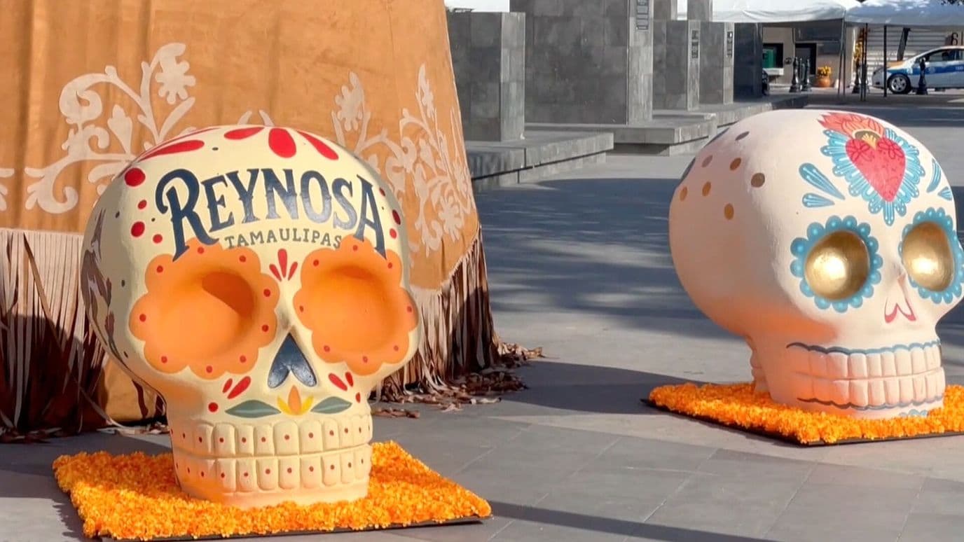 Inicia Decoración de Día de Muertos en la Plaza Miguel Hidalgo de Reynosa, Tamaulipas
