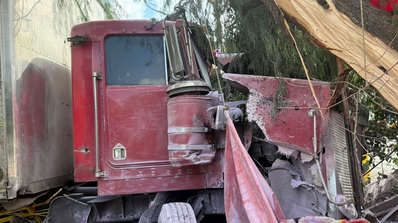 Camión Impacta 5 Coches sobre la México-Toluca en Ocoyoacac, Cerca de Bloqueo