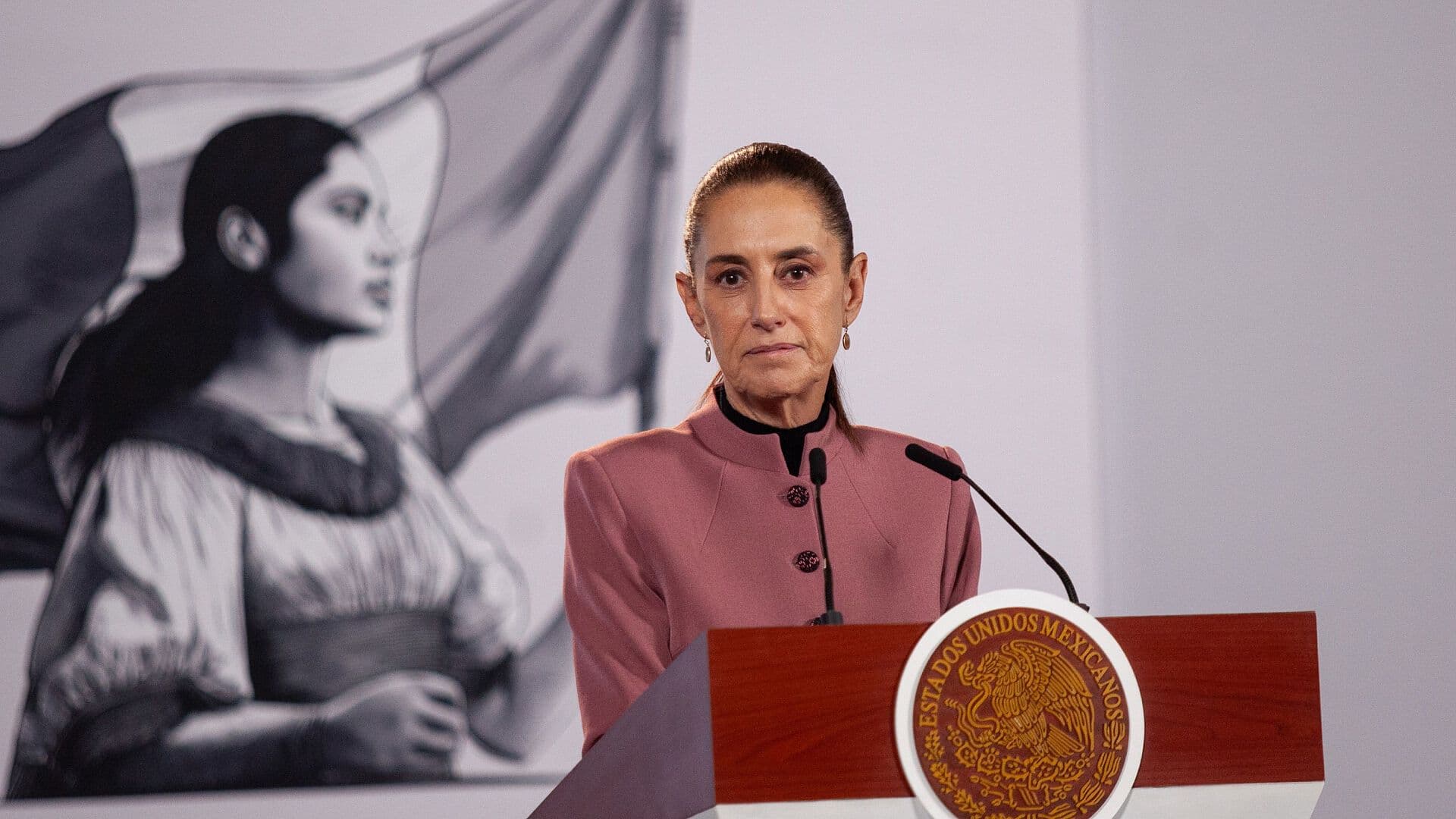 Claudia Sheinbaum Pide al IMSS Reducir Gastos sin Recortar Servicios para Aumentos