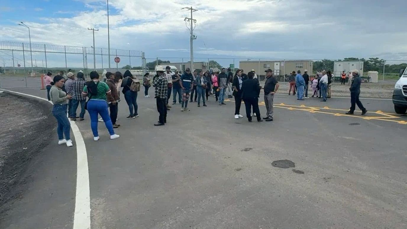 Trabajadores de Empresa Cervecera se Manifiestan por Falta de Pago en Veracruz