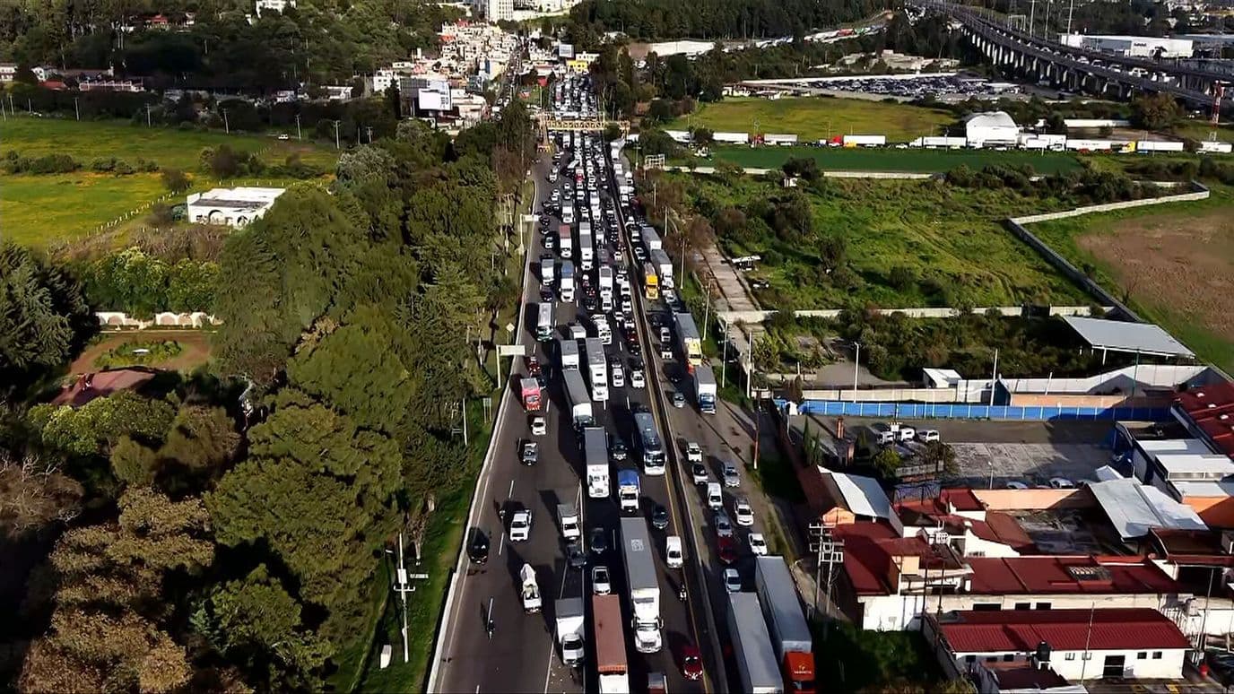 Reabren la Carretera México-Toluca Tras 6 Horas de Bloqueo por Desaparecidos