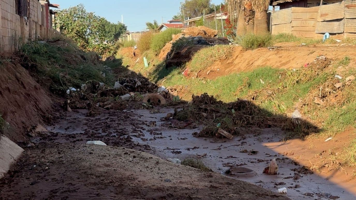 Acumulación de Basura Provoca Graves Inundaciones en Villas 7 en Ensenada, BC