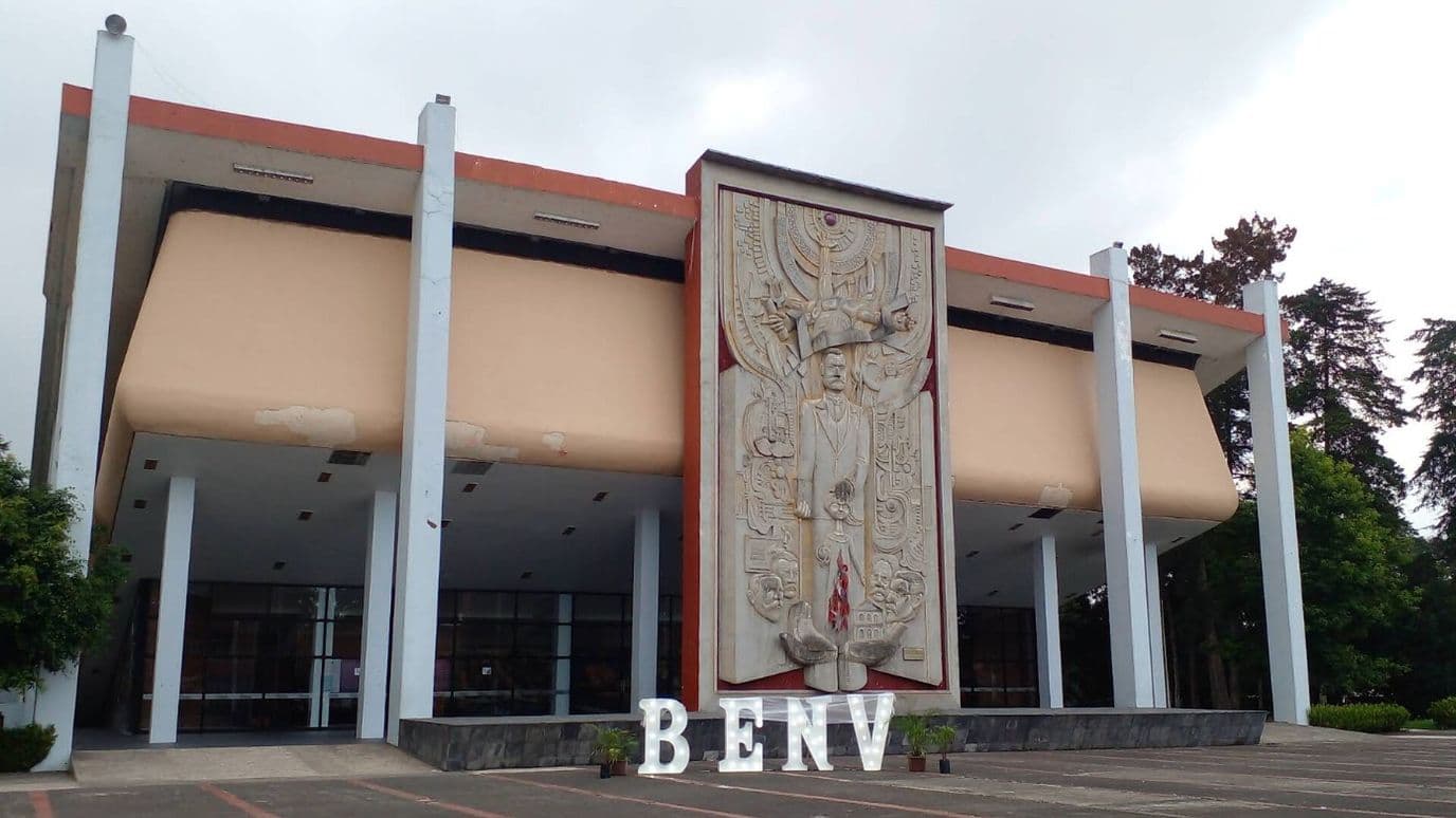 Estudiantes de la Normal Veracruzana en Xalapa Protestan por Cobro de Inscripción