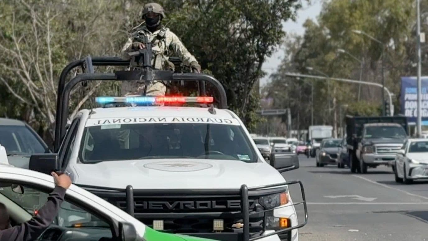 Detienen a Dos Hombres que Conducían Vehículos con Reportes de Robo en Acámbaro, Guanajuato