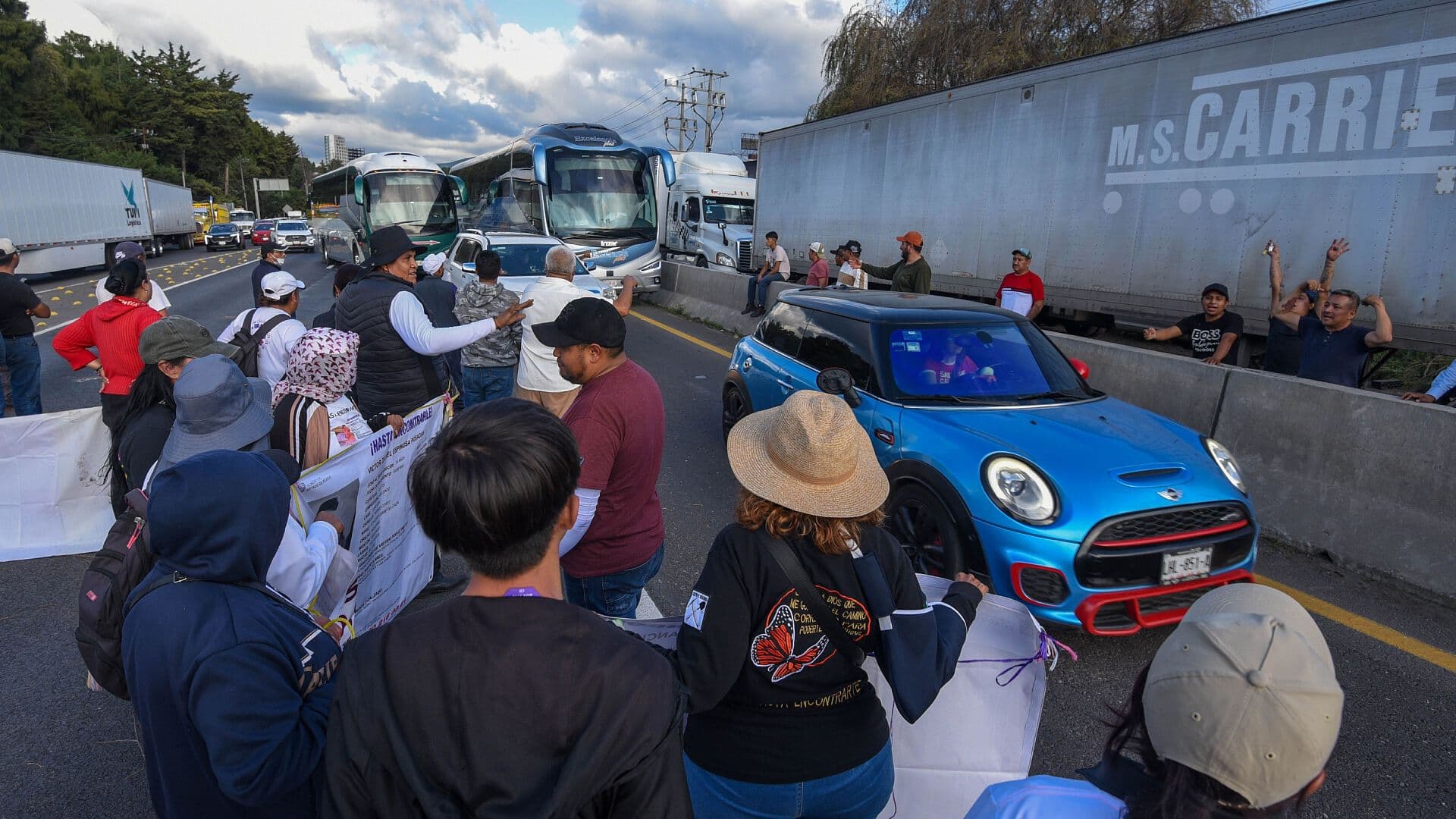 Cronología del Bloqueo en la México-Toluca: Pasaron Horas Atrapados sin Comer ni Dormir