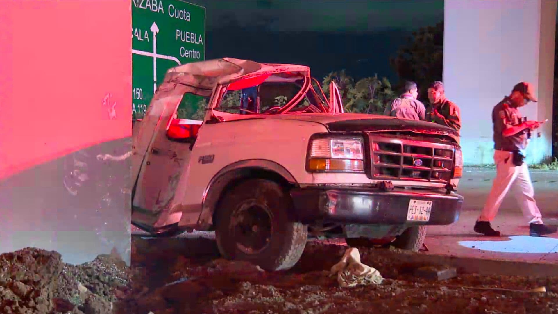 Accidente Camioneta Autopista México Puebla Dos Personas y Un Perro Lesionados