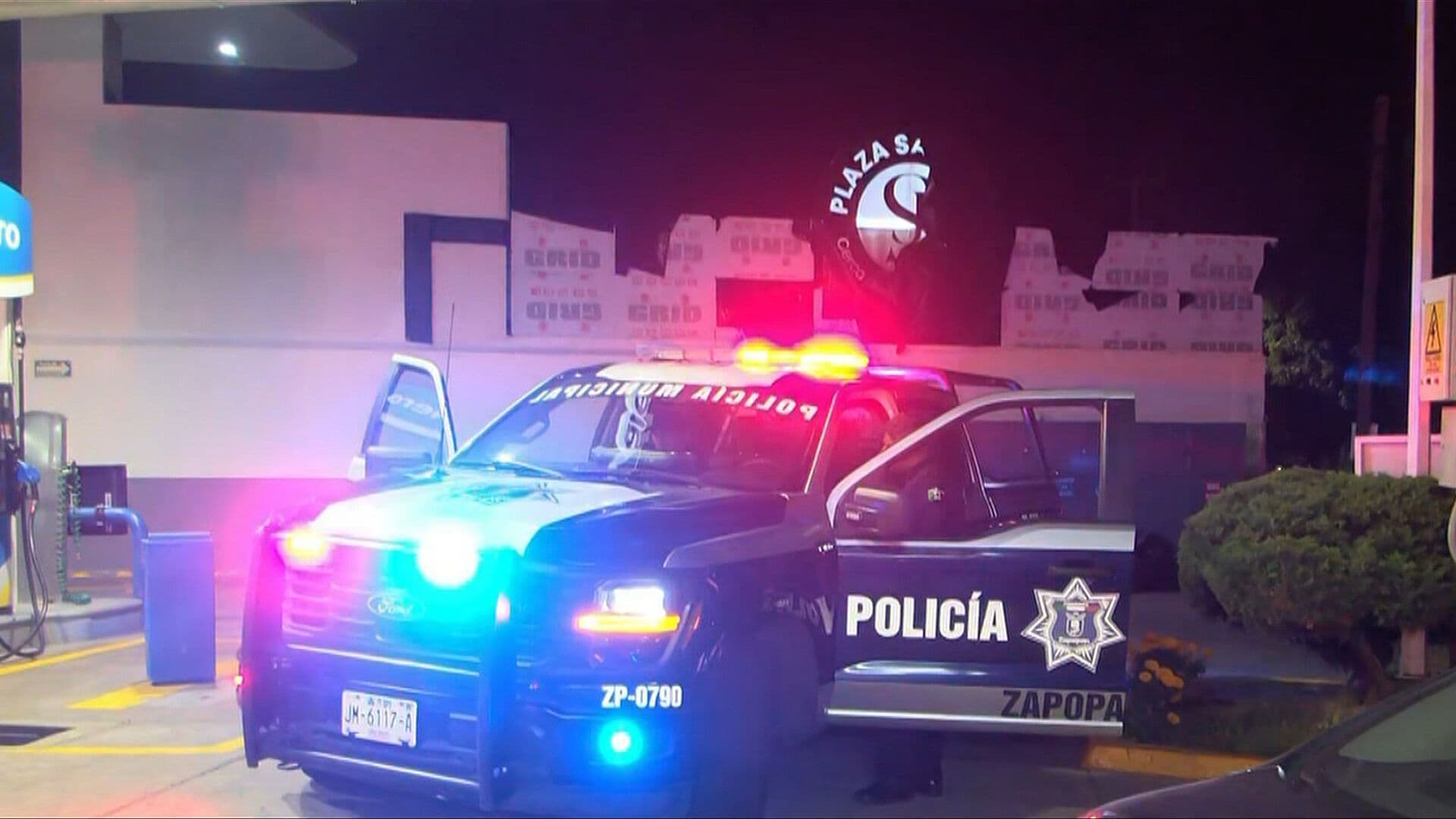 Hombre se Arroja de un Vehículo en Movimiento para Evitar Estafa, Jalisco