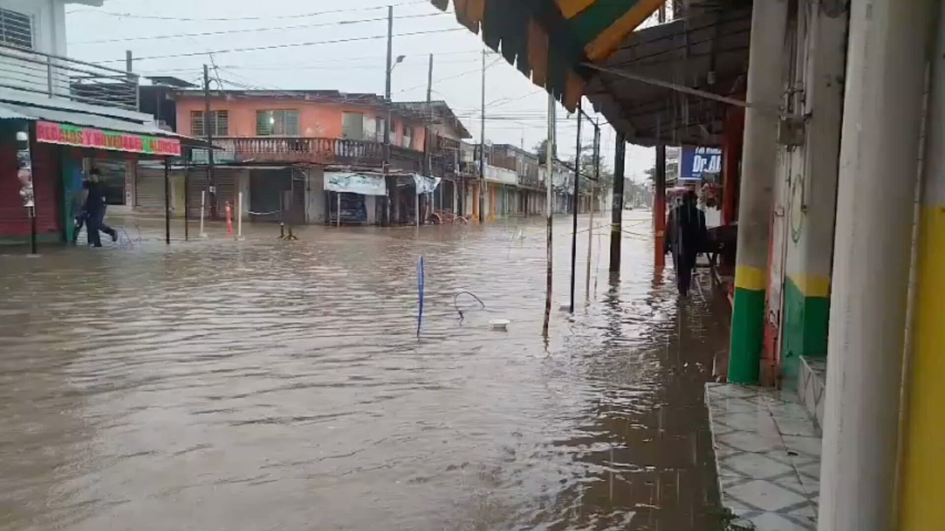 Fuertes Lluvias Afectan Zona Centro de Minatitlán, Veracruz