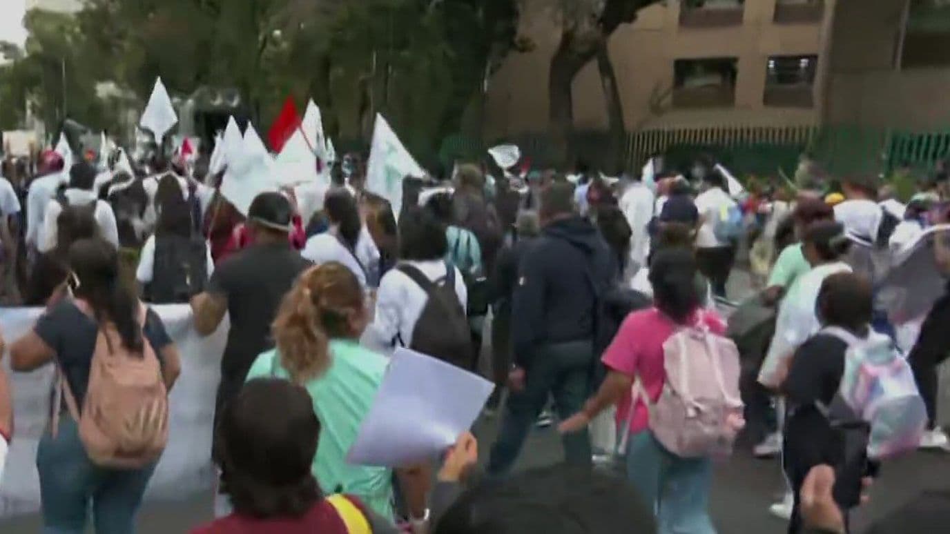 Trabajadores del IMSS Rechazan Aumento Salarial del 8%