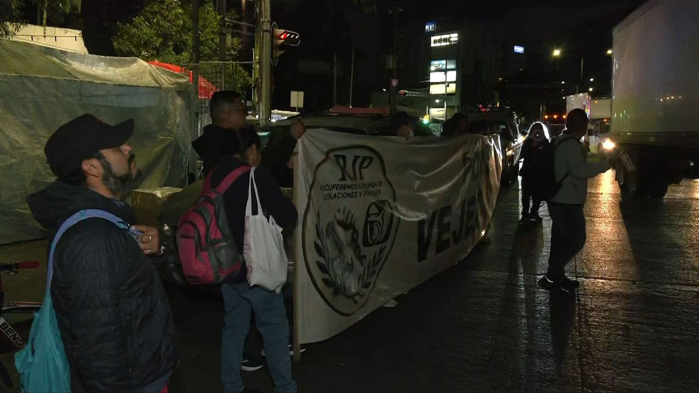 Cumple Tres Horas Bloqueo Intermitente en Calzada Vallejo frente a La Raza