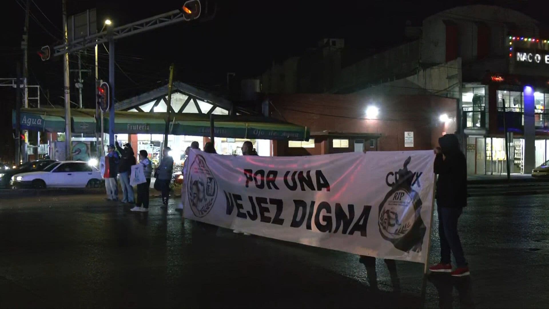 Trabajadores del IMSS Realizan Bloqueo en Calzada Vallejo, Azcapotzalco