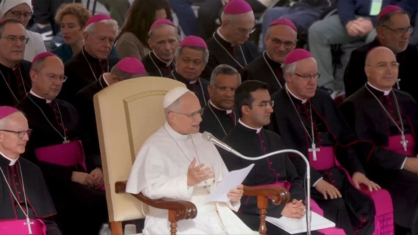 Papa León XIV Reaparece Públicamente en San Pedro Tras Cirugía por Tumor